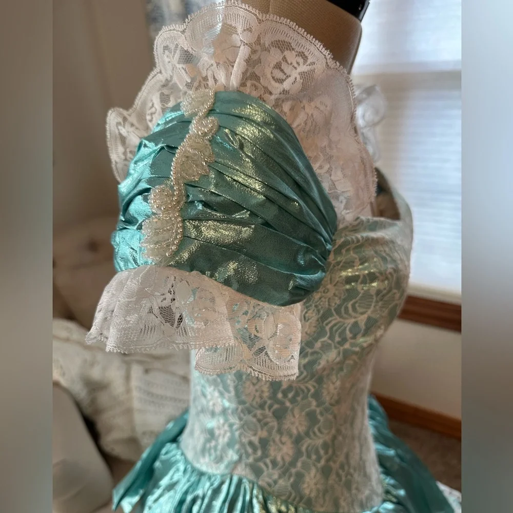 Vintage 80s metallic lamé and lace tiered Bo Peep prom dress, size 8 - Picture 7 of 13